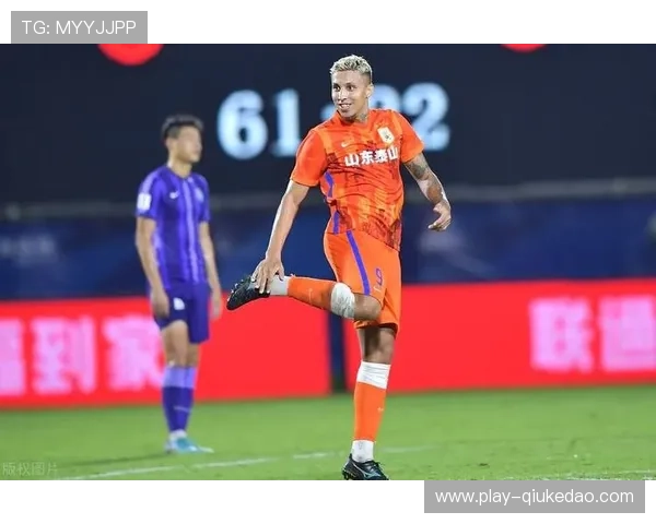 山东泰山克雷桑穿针引线，9次助攻展现全能前锋价值