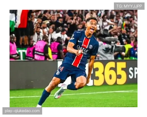 巴黎圣日耳曼前锋贡萨洛·拉莫斯分享与C罗并肩世界杯经历